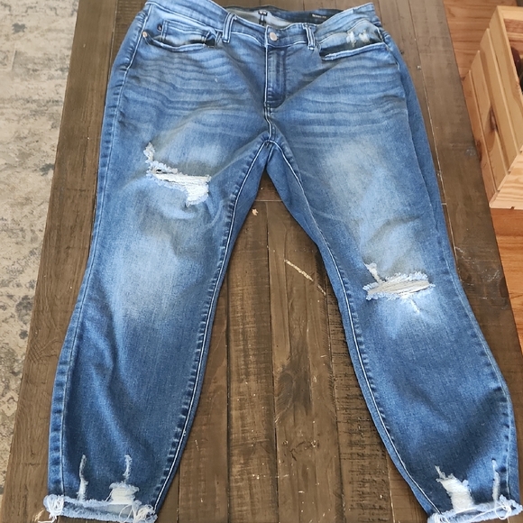 Judy Blue Ripped Cropped Jeans in Deep Blue - Picture 1 of 10